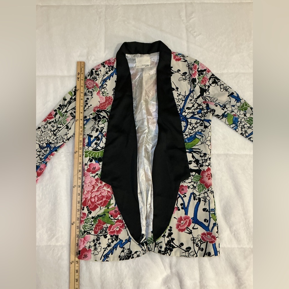 Floral Women's Jacket with Black Trim - Picture 3 of 6